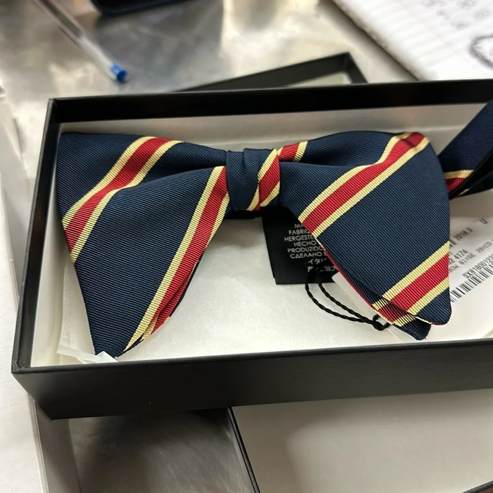 Gucci Bow tie